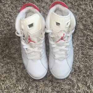 Air Jordan 6 Retro "Red Oreo" sneakers